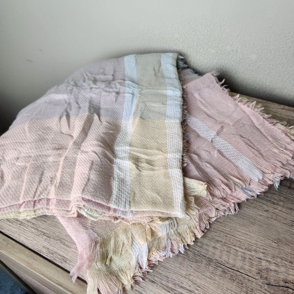NWOT Lightweight Scarf
